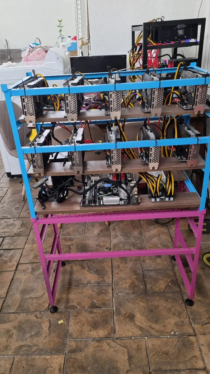 Mineros Trabajando 24 7